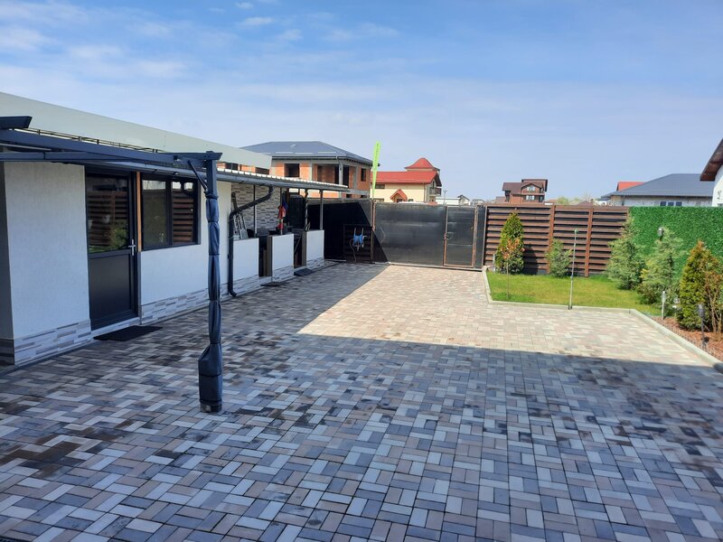 Ilfov Casa de vanzare plus spatiu comercial