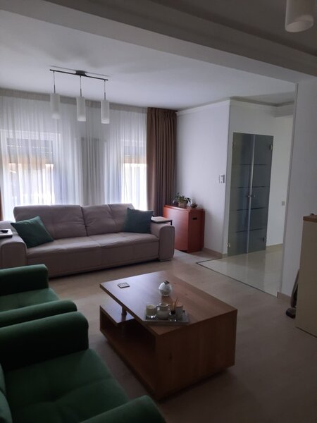 Ilfov Casa de vanzare plus spatiu comercial
